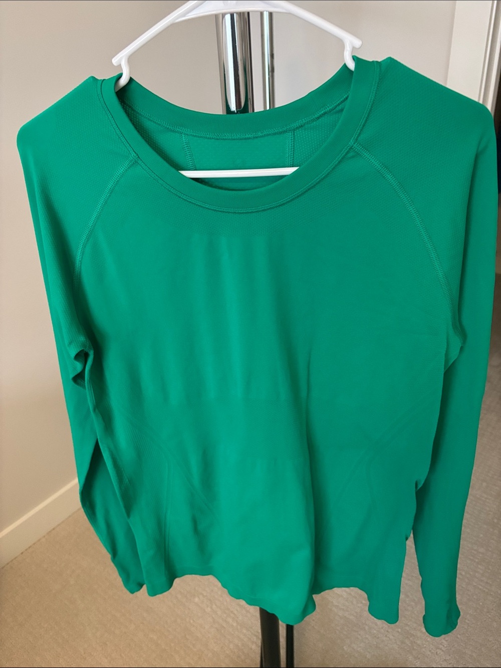 Athleta Momentum Women's Long-Sleeve Top in Emerald Green SZ Large